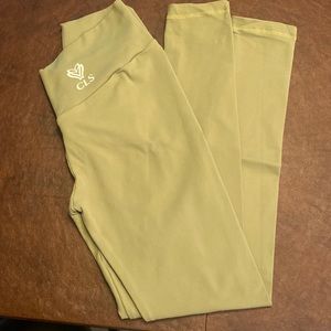 CLS scrunch butt leggings